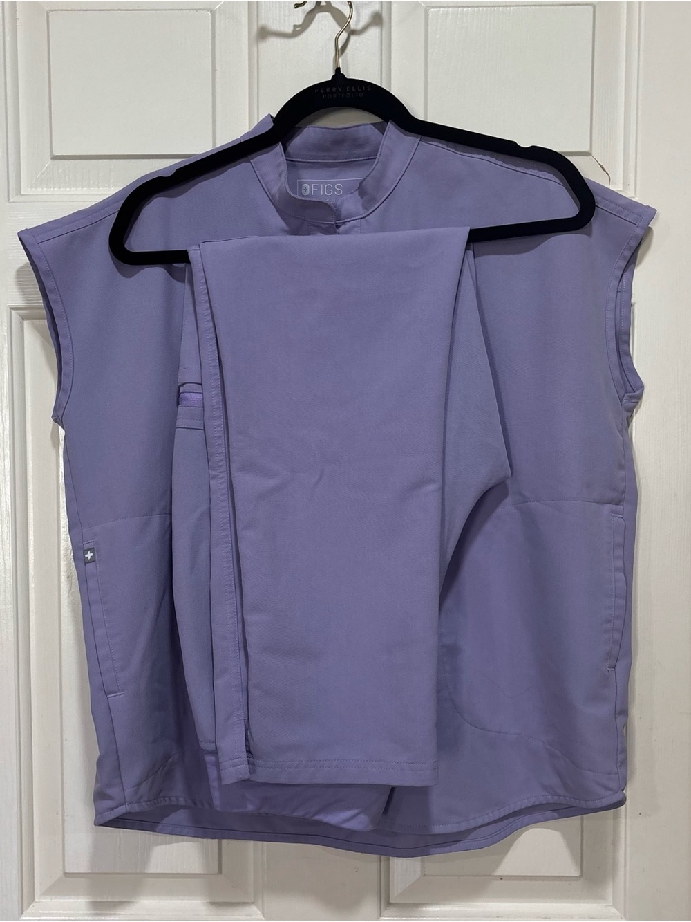 FIGS Lilac Rafaela Scrub Top in Small & Yola Style Pants size Medium